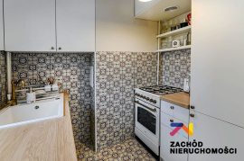 Atrakcyjna kawalerka z wydzieloną sypialnią